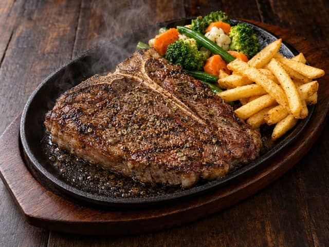 Brown T-Bone Steak Sizzling (250 g)