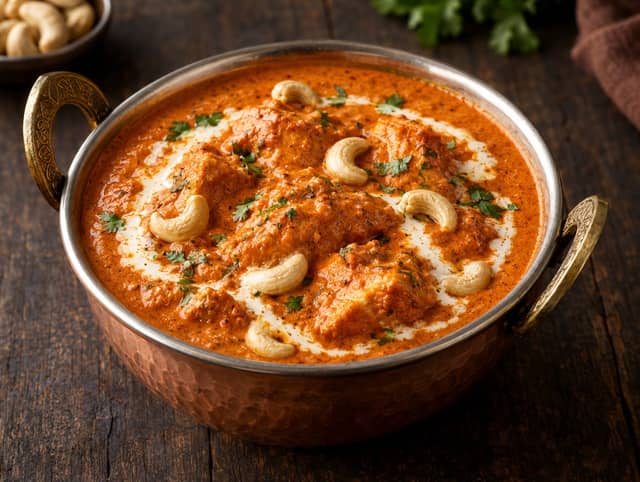 Butter Chicken with Cashew Nut (Half)